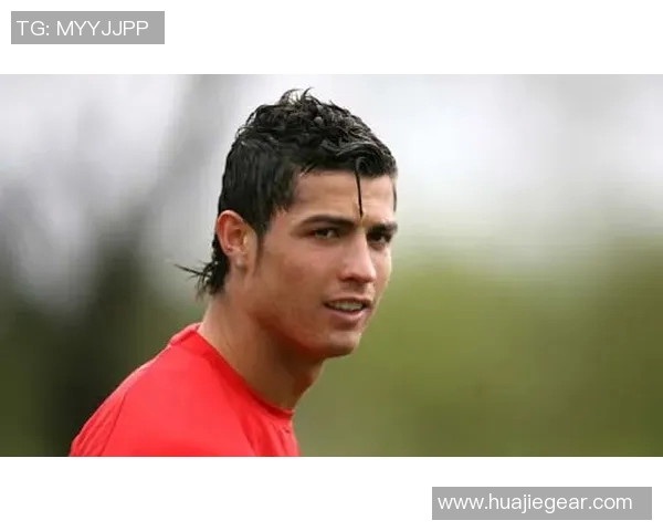 足球明星发型大比拼各种风格尽显个性与魅力的精彩瞬间