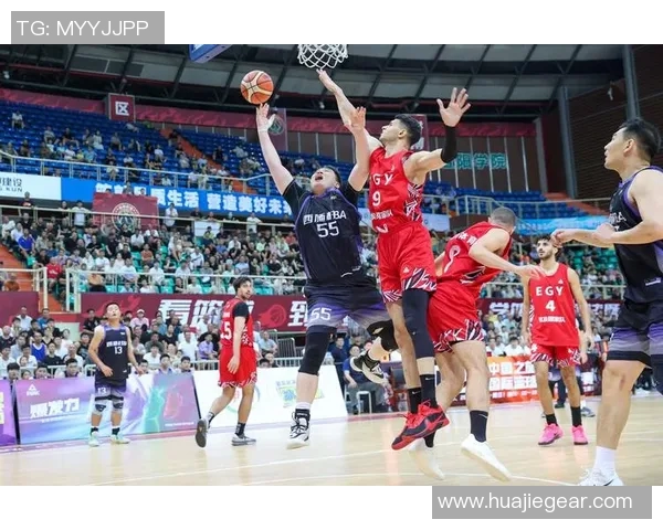 篮球明星如何运用技巧与速度在比赛中轻松过人展现个人魅力与团队配合